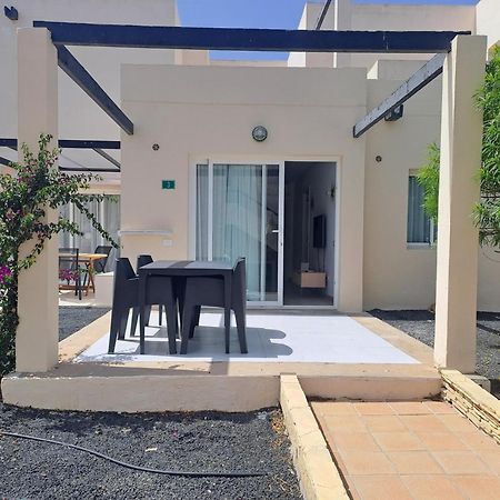 Homeforguest Apartamento 13 Con Terraza Y Piscina En Corralejo Luaran gambar