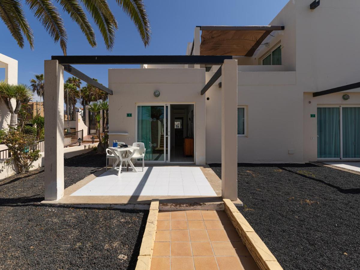 Homeforguest Apartamento 13 Con Terraza Y Piscina En Corralejo Luaran gambar