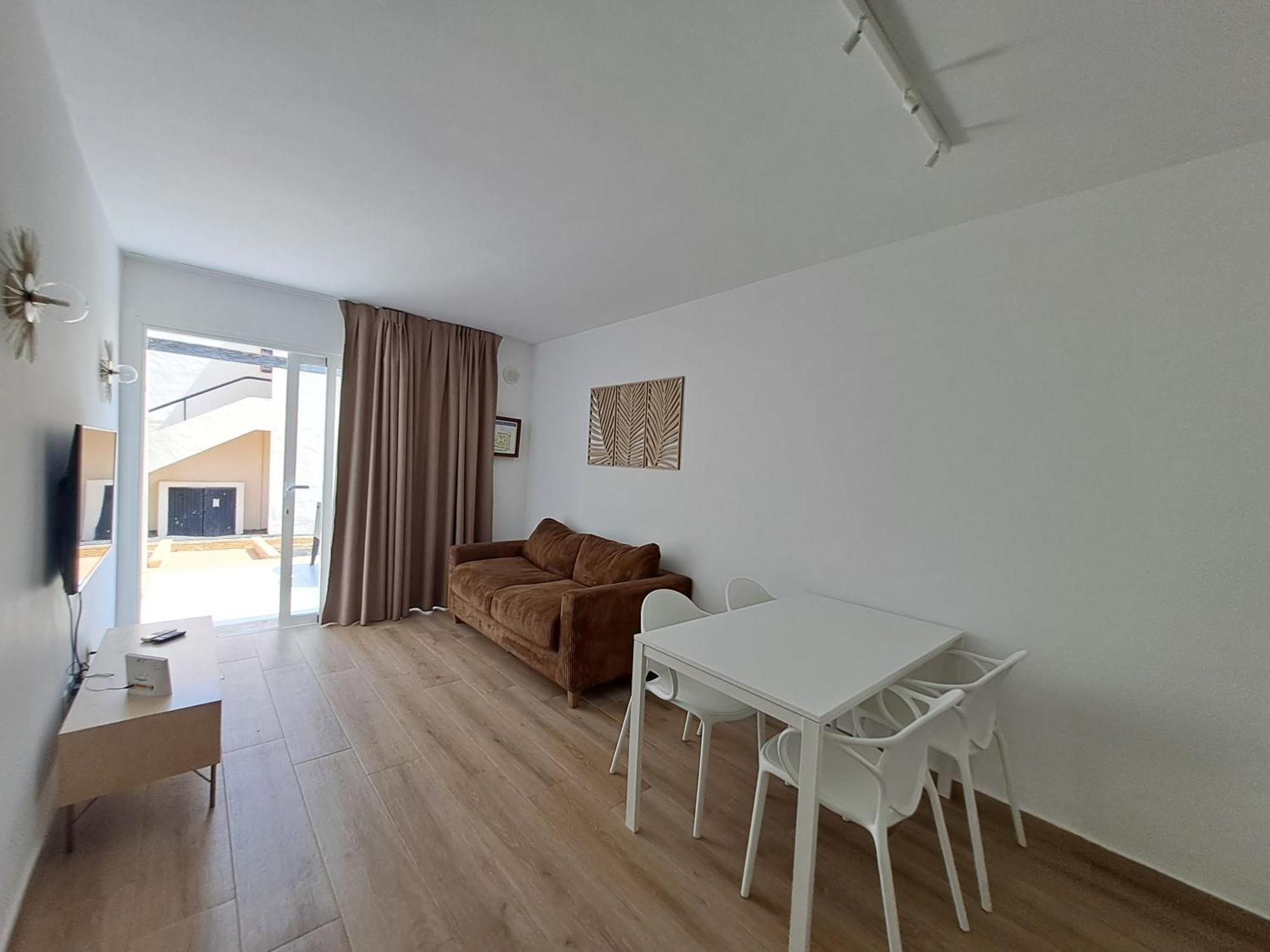 Homeforguest Apartamento 13 Con Terraza Y Piscina En Corralejo Luaran gambar